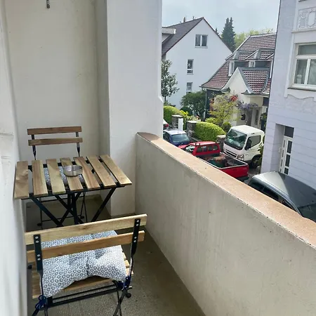 Altbauwohnung Mit 2 Balkonen