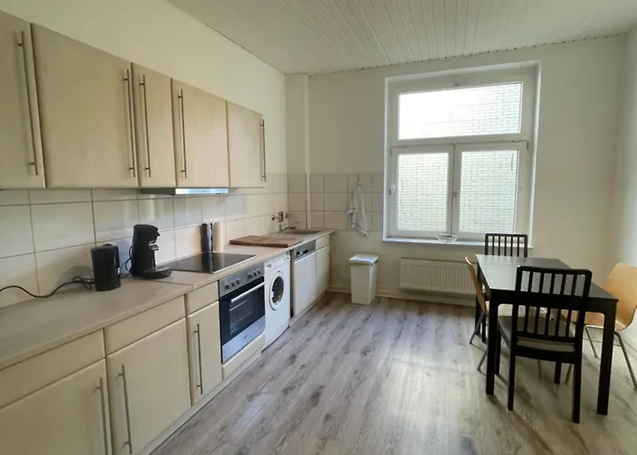 Appartement Altbauwohnung Mit 2 Balkonen *